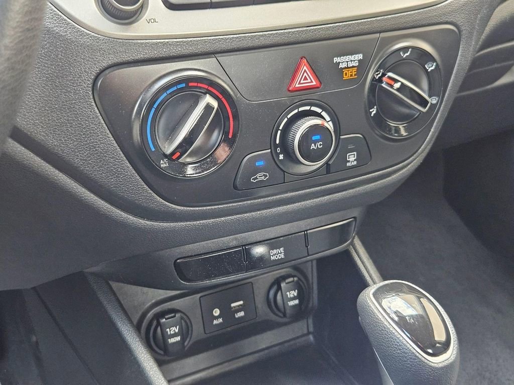 Used 2021 Hyundai Accent SE FWD image 21