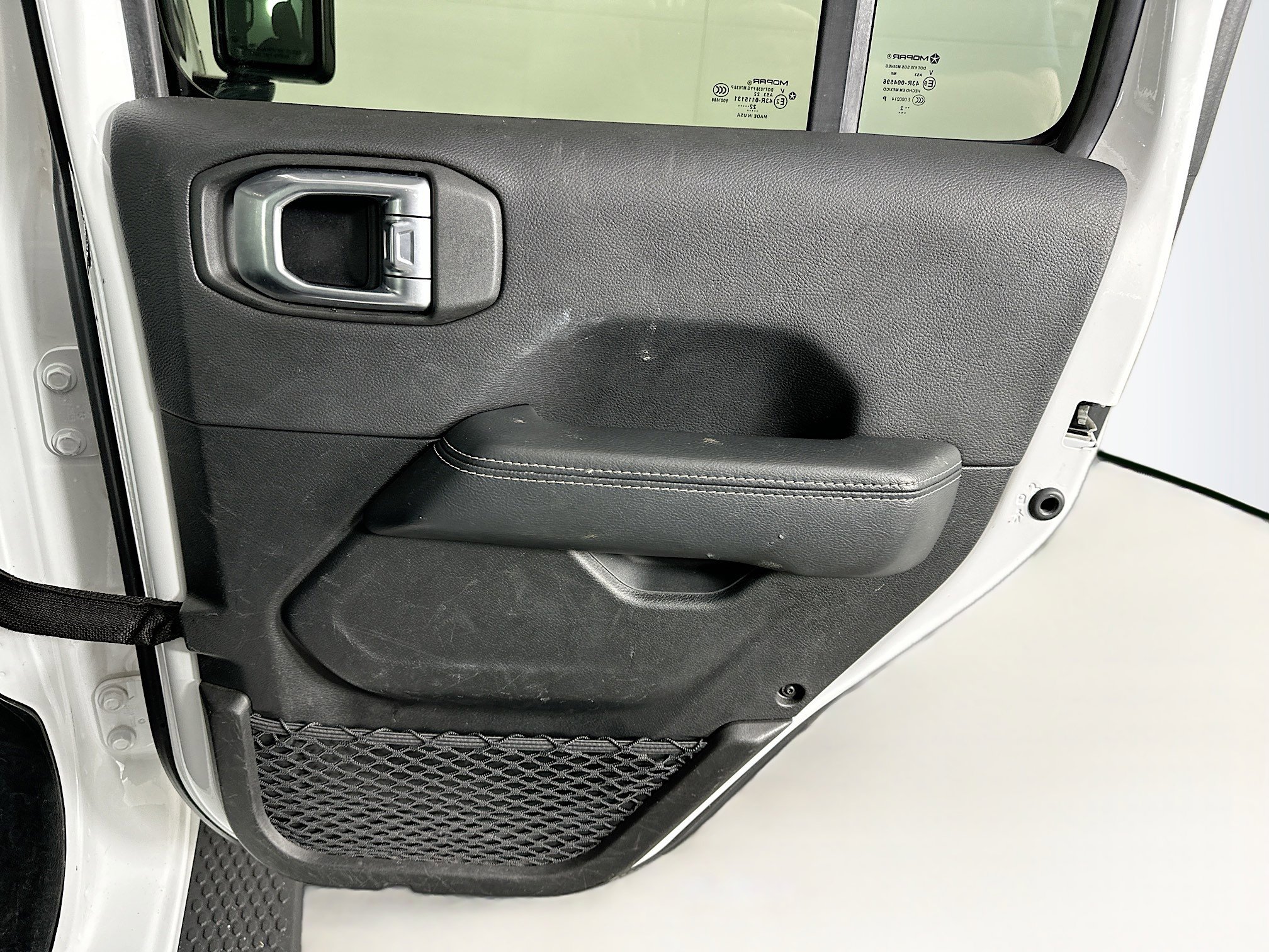 Used 2022 Jeep Wrangler Sahara w/ Cold Weather Group image 29