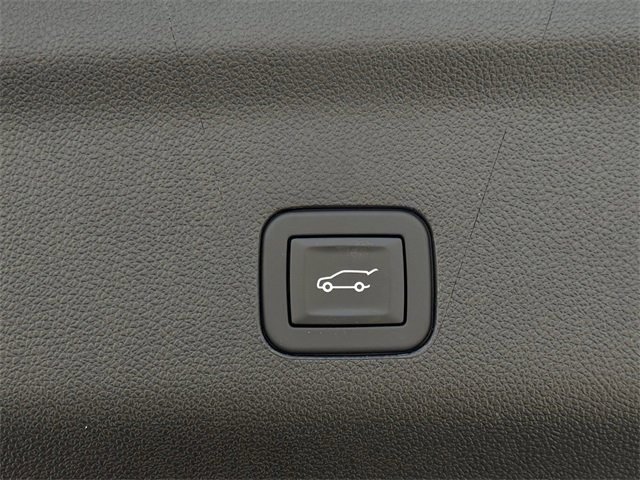 Used 2025 GMC Yukon XL Denali image 34