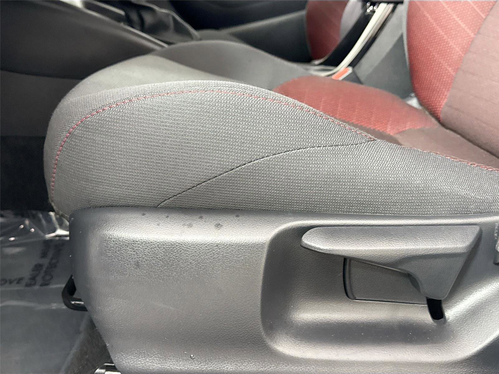 Certified 2025 Toyota Corolla SE image 29