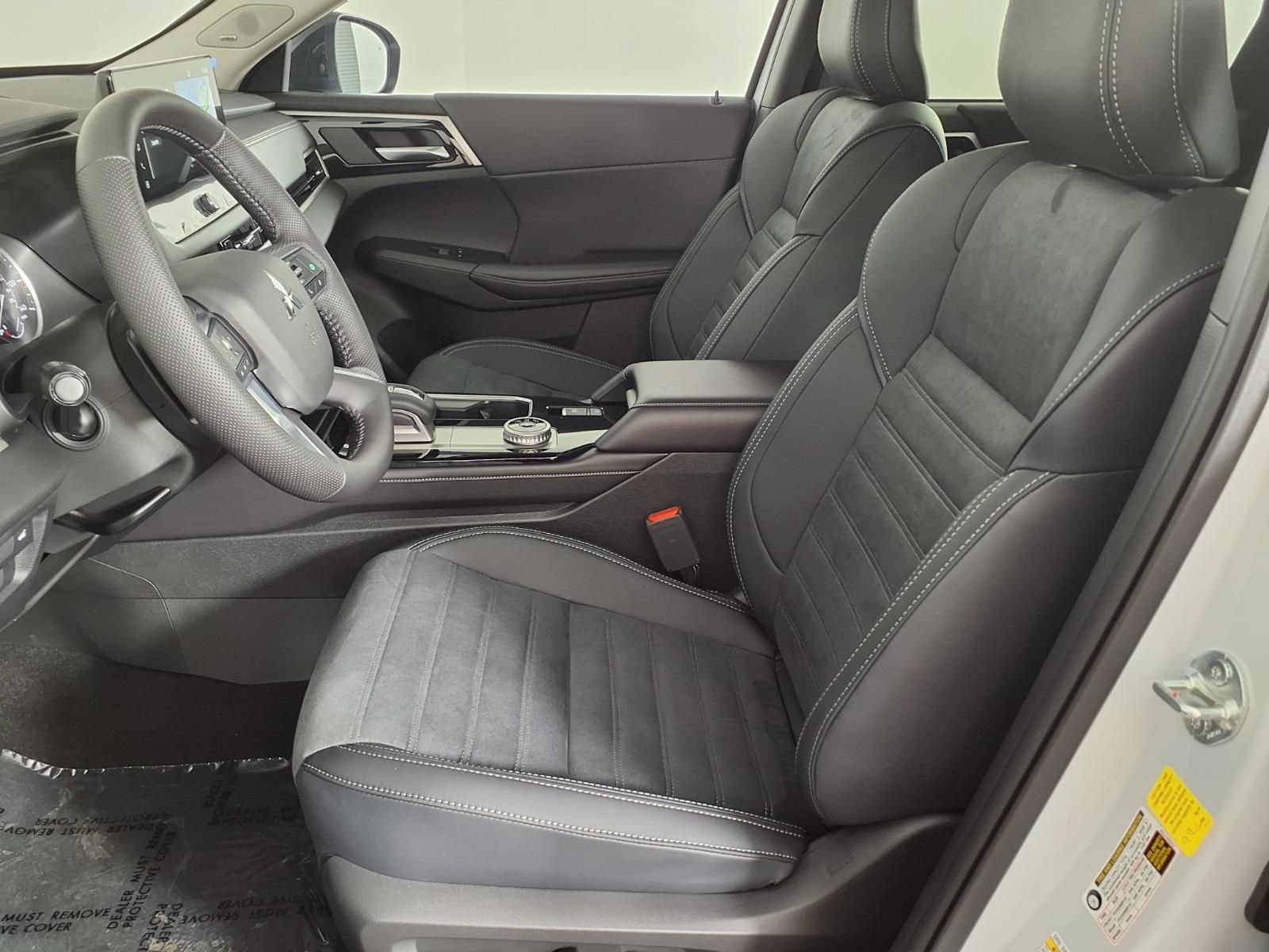 New 2026 Mitsubishi Outlander AWD image 19