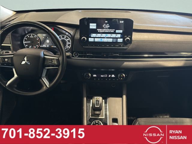 Used 2024 Mitsubishi Outlander SE image 30