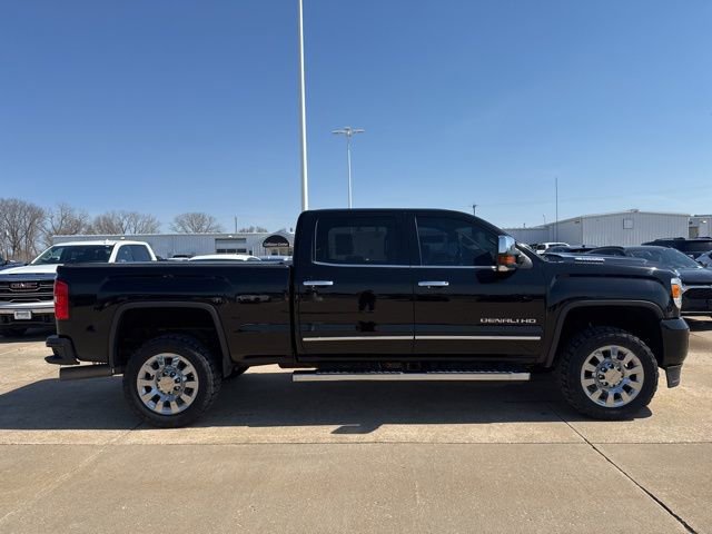 Used 2018 GMC Sierra 2500 Denali w/ Duramax Plus Package image 2