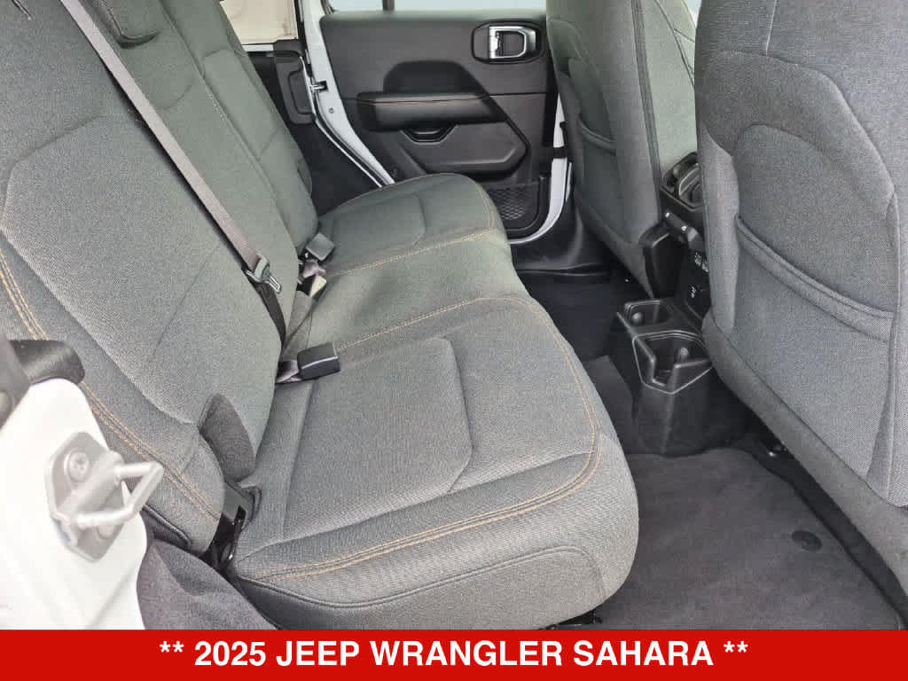 Used 2025 Jeep Wrangler Unlimited Sahara AWD/4WD image 20