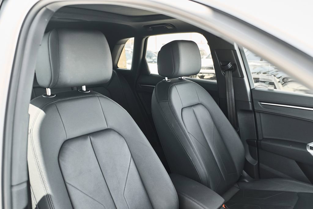 Used 2025 Audi Q3 2.0T Premium AWD/4WD image 39