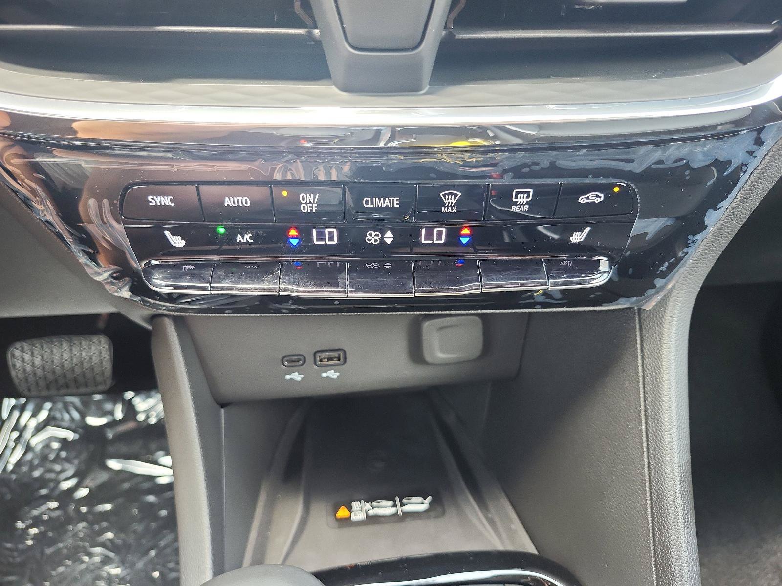New 2026 Buick Encore GX Avenir w/ Avenir Technology Package FWD image 16