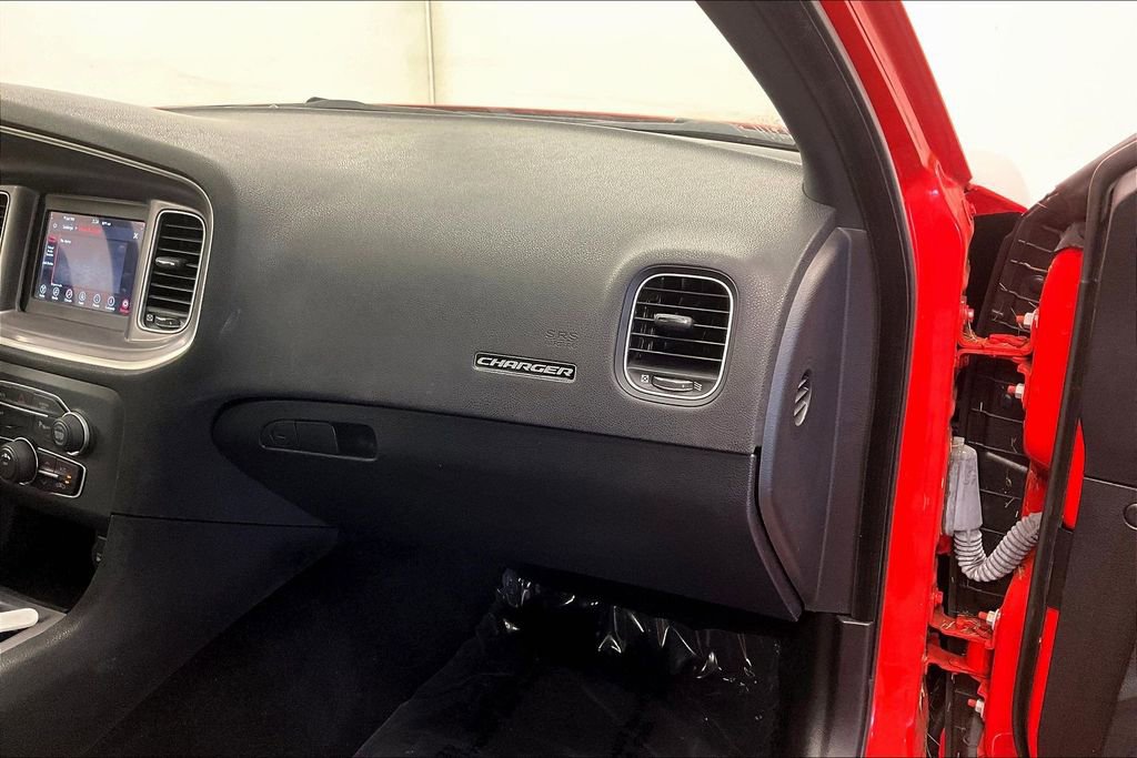 Used 2022 Dodge Charger SXT RWD image 16