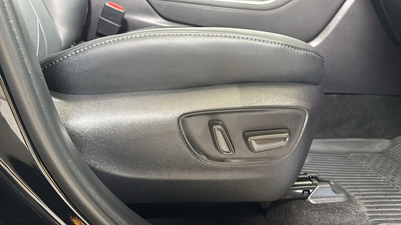 Certified 2026 Toyota Highlander Platinum image 21