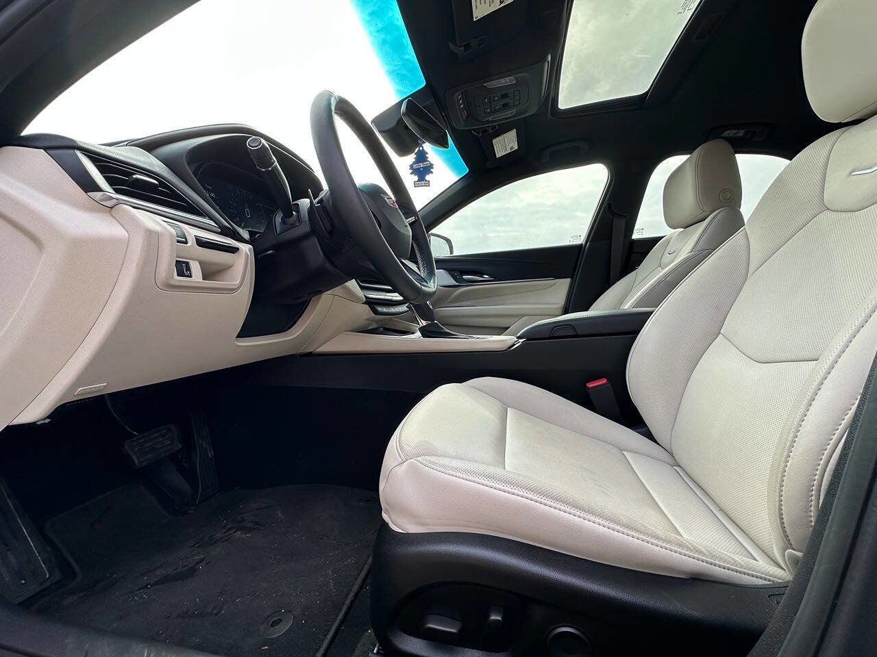 Used 2024 Cadillac CT4 Premium Luxury image 11