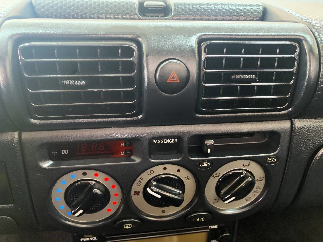 Used 2002 Toyota MR2 image 12