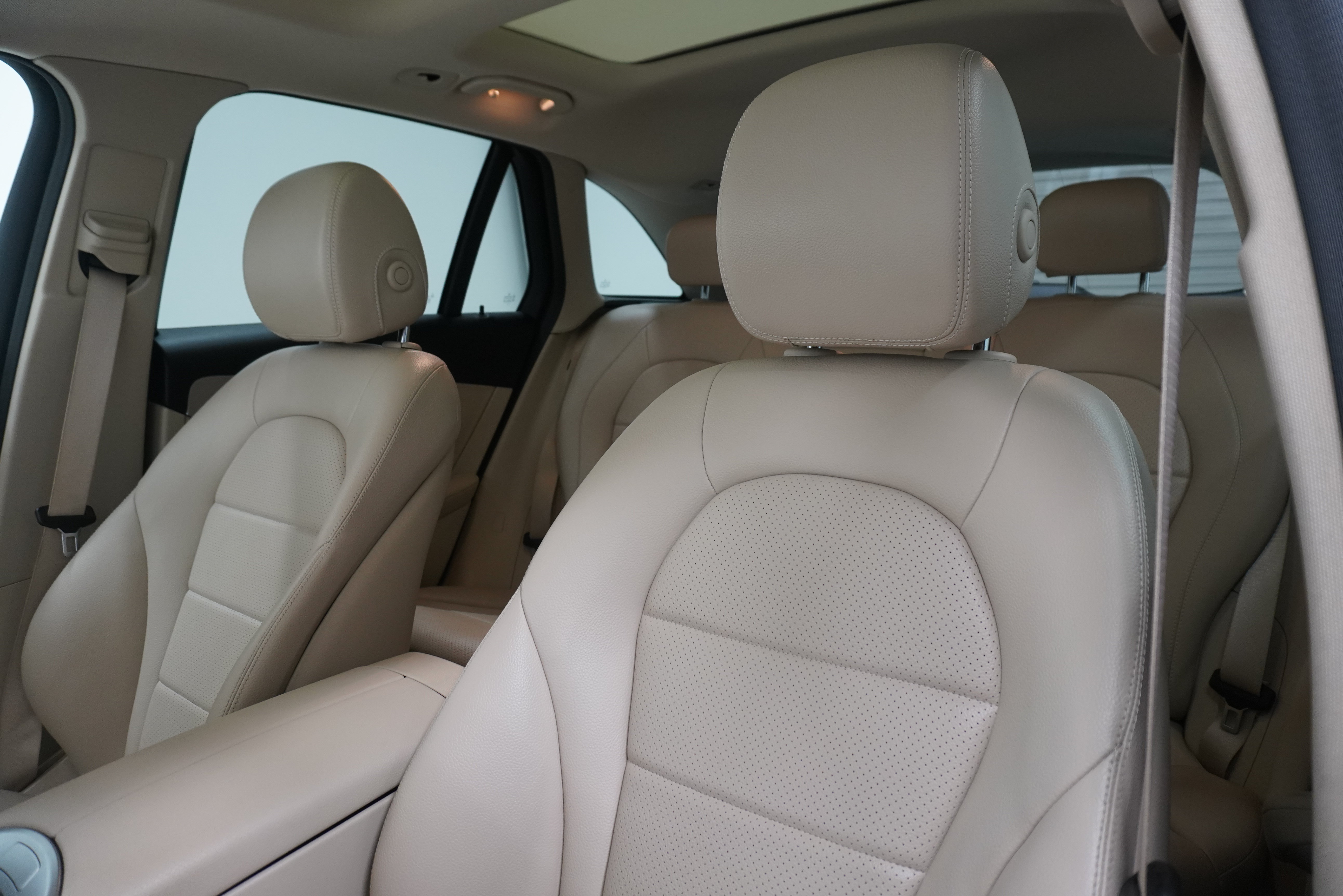 Used 2022 Mercedes-Benz GLC 300 image 11