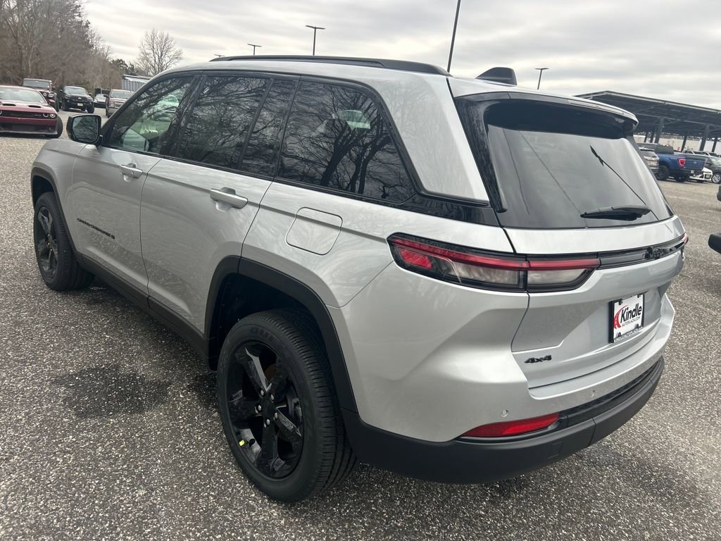 New 2025 Jeep Grand Cherokee Altitude image 24