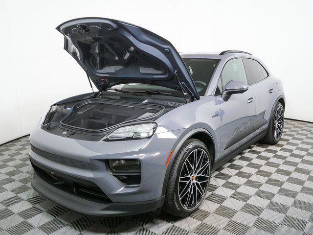 New 2026 Porsche Macan Electric RWD image 34