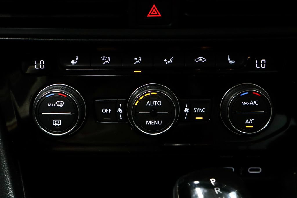Used 2023 Volkswagen Jetta SE FWD image 30