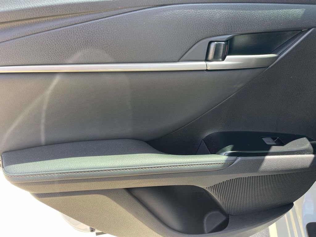 Used 2025 Toyota Camry XLE w/ Premium Plus Package image 11