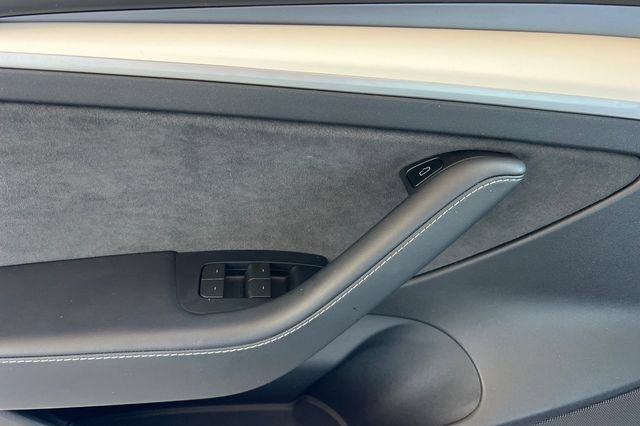 Used 2023 Tesla Model 3 Standard Range RWD image 11
