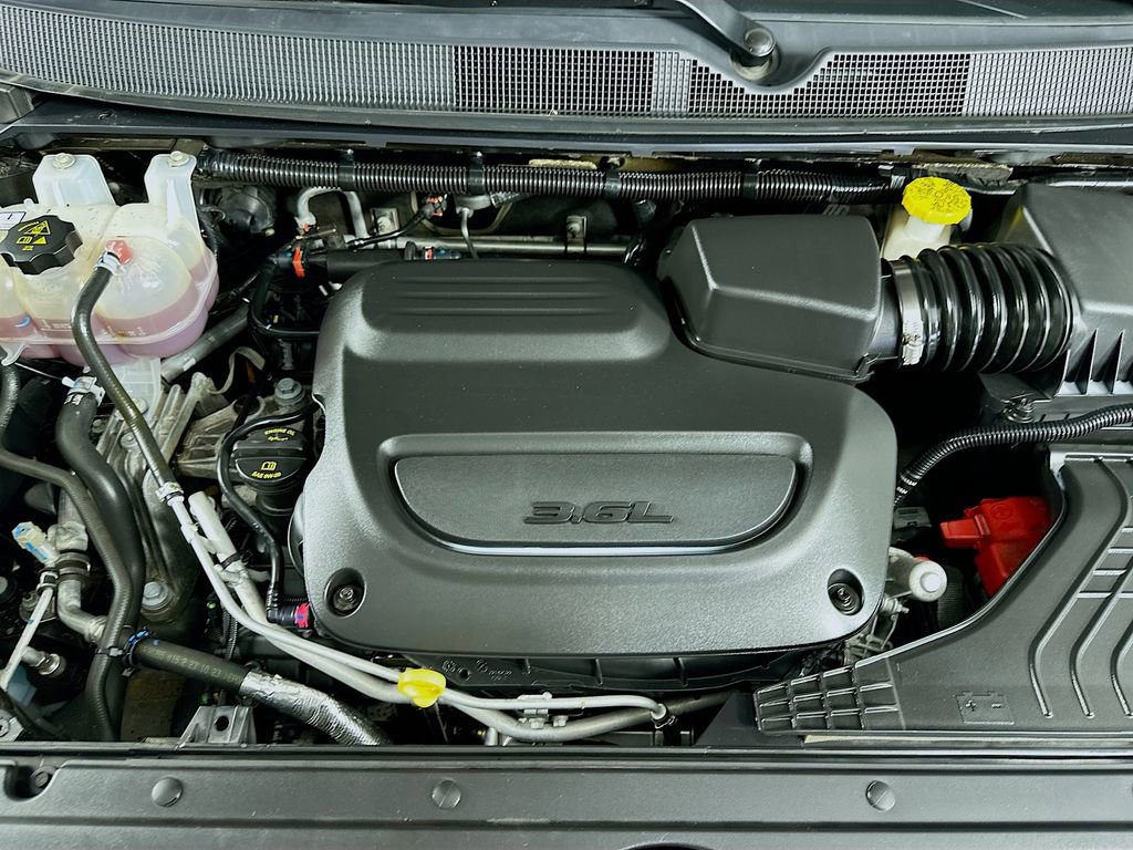 Certified 2024 Chrysler Pacifica Limited image 43