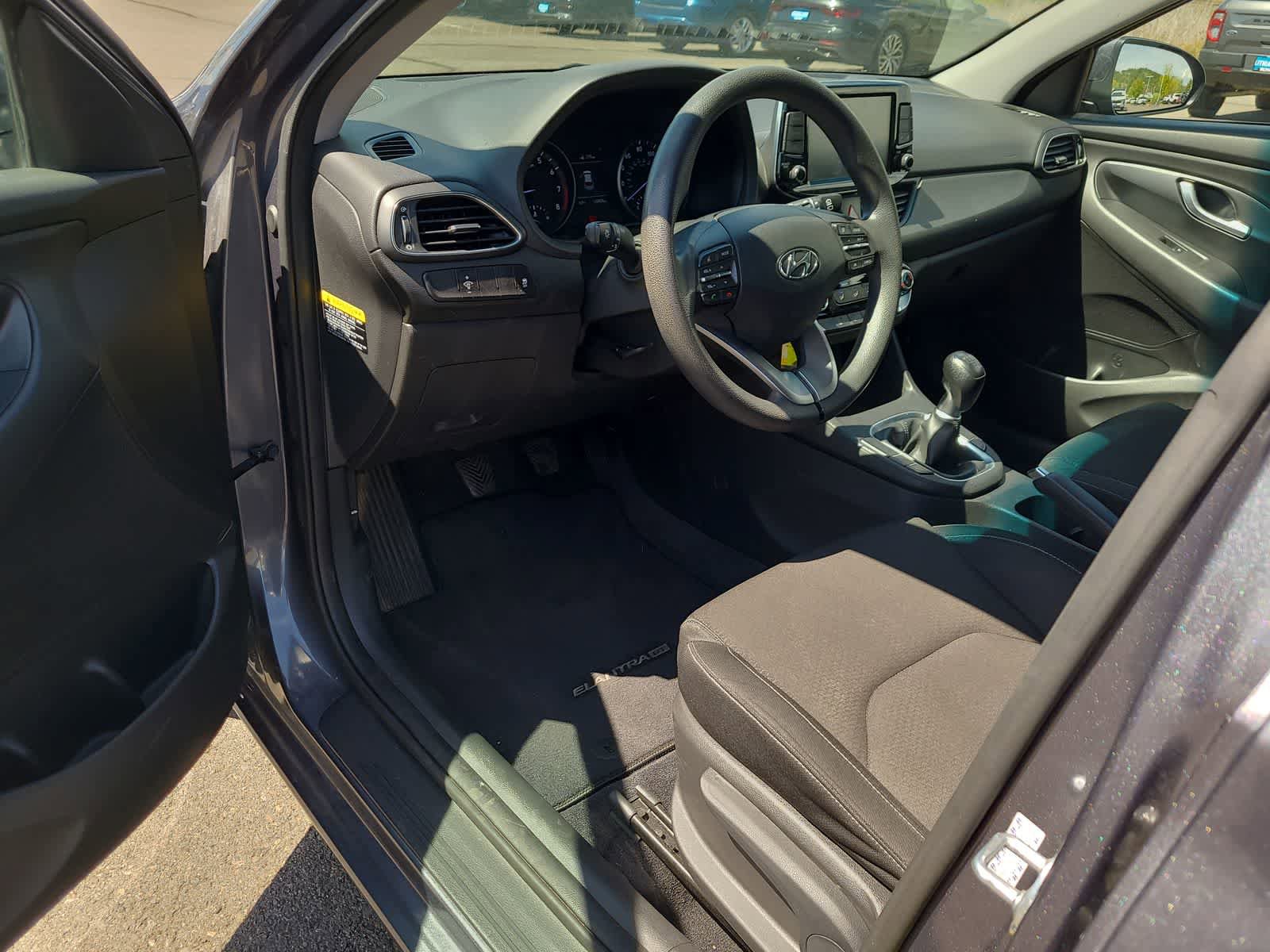 Used 2018 Hyundai Elantra GT FWD image 10