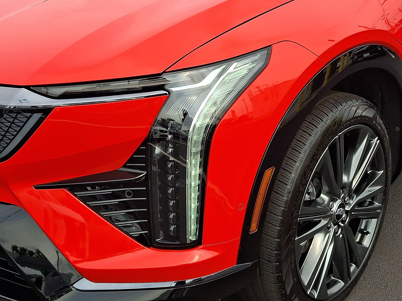 Certified 2025 Cadillac Optiq Sport 2 AWD/4WD image 11