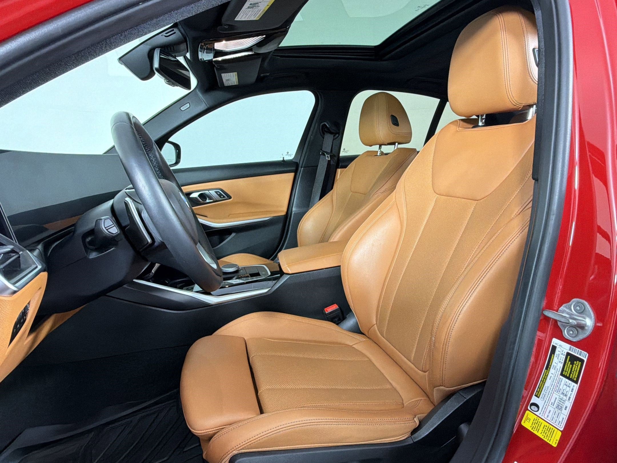 Used 2023 BMW 330i Sedan w/ Premium Package image 5