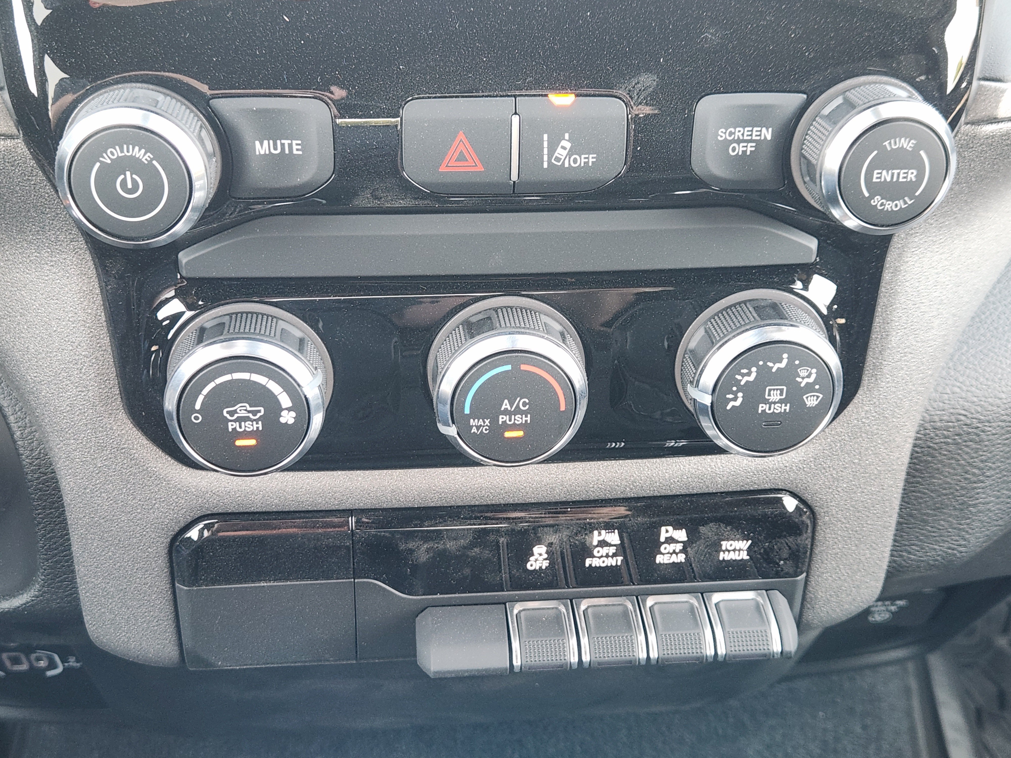 New 2026 RAM 1500 Warlock AWD/4WD image 15