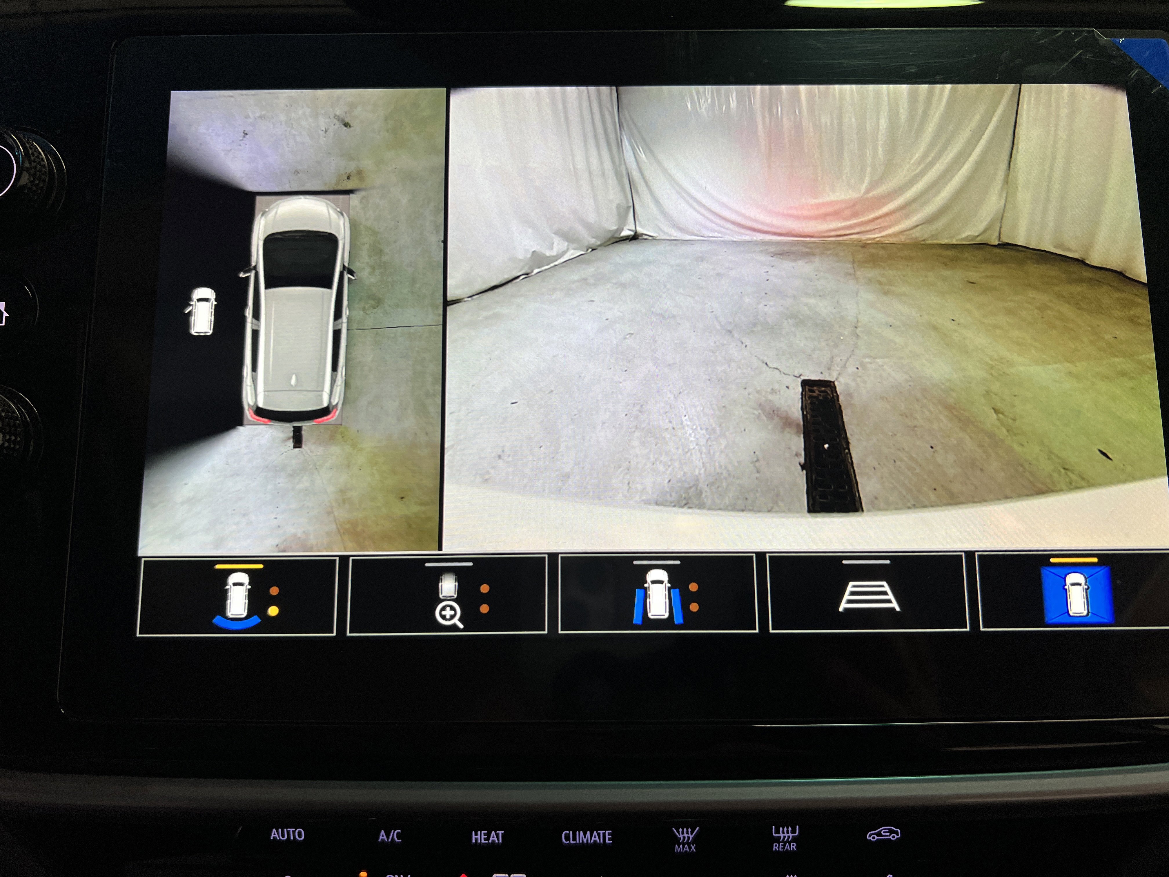 Certified 2023 Chevrolet Bolt LT w/ Infotainment Package image 18