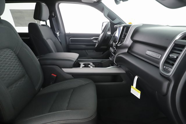 New 2026 RAM 1500 4x4 Crew Cab image 30