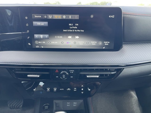 New 2025 Nissan Kicks SR w/ SR Premium Package image 17