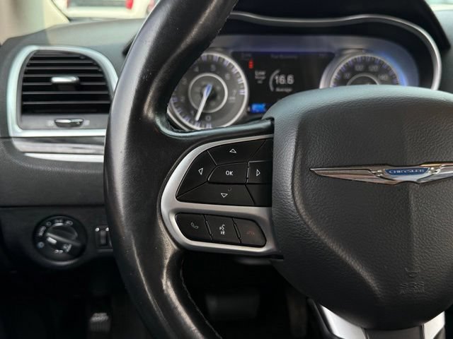 Used 2017 Chrysler 300 Touring w/ Value Package RWD image 10