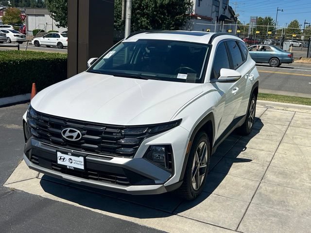 Certified 2025 Hyundai Tucson SEL AWD/4WD image 3