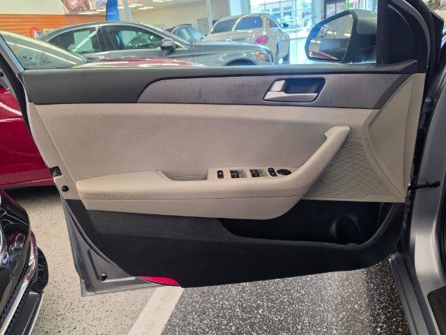 Used 2016 Hyundai Sonata SE FWD image 24
