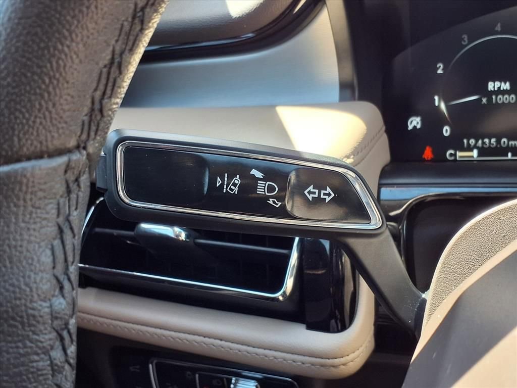 Used 2023 Lincoln Nautilus Standard w/ Premium Package image 18