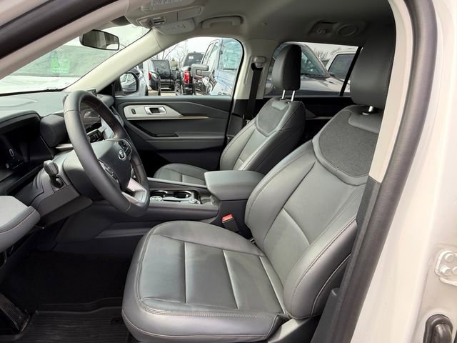 Used 2026 Ford Explorer Active w/ Active Comfort Package AWD/4WD image 11