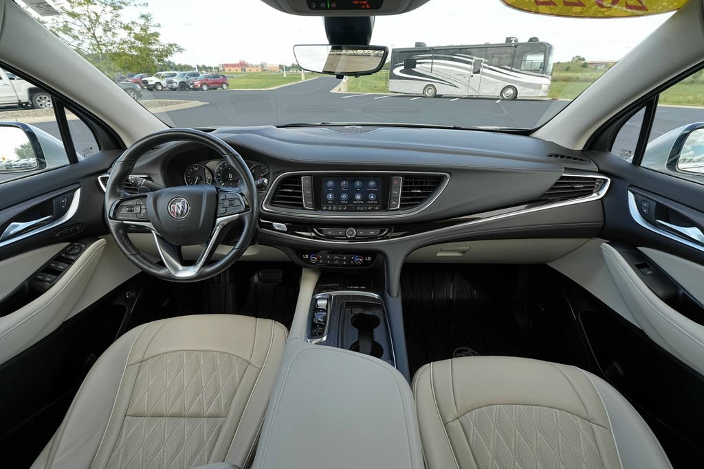 Used 2022 Buick Enclave Avenir w/ Avenir Technology Package AWD/4WD image 27