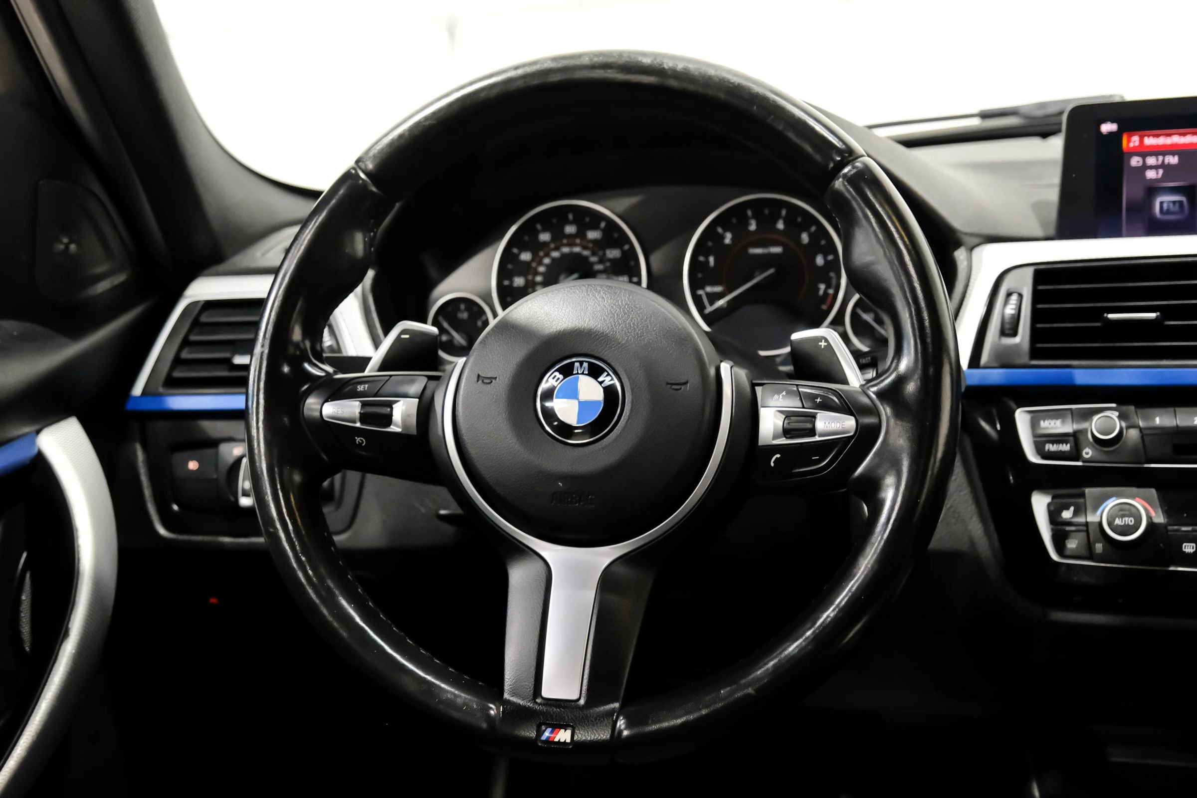 Used 2018 BMW 340i Sedan RWD image 16
