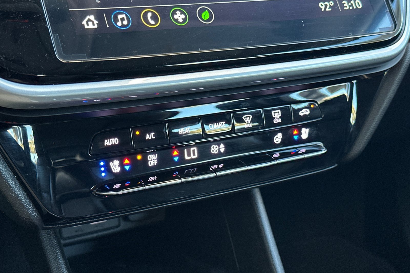 Used 2023 Chevrolet Bolt EUV Premier w/ Redline Edition image 19