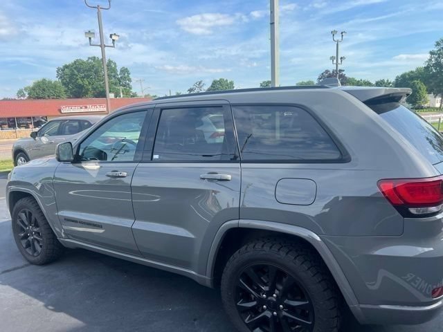 Used 2021 Jeep Grand Cherokee Laredo X AWD/4WD image 7