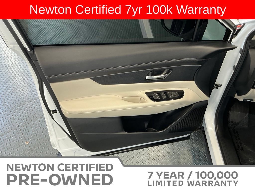 Used 2025 Nissan Murano SV AWD/4WD image 38