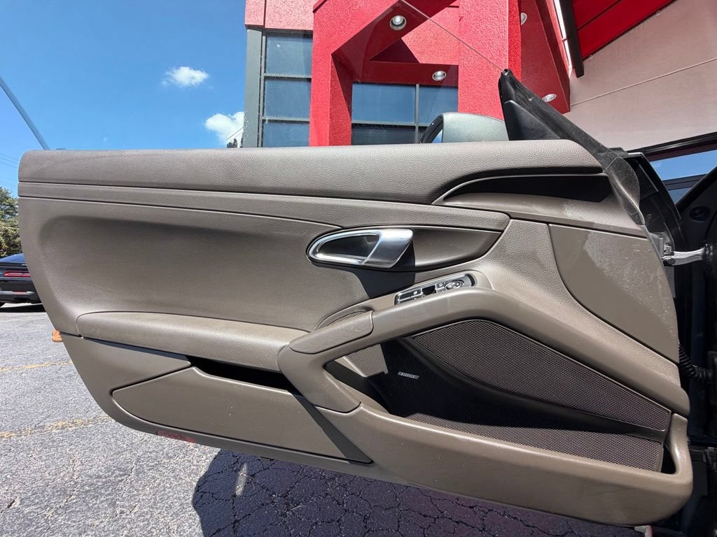 Used 2018 Porsche 718 Cayman RWD image 15