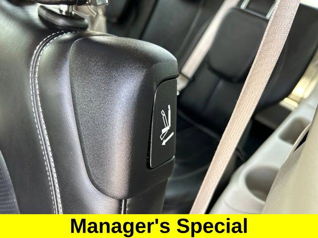 Used 2024 Chrysler Pacifica Touring-L FWD image 40