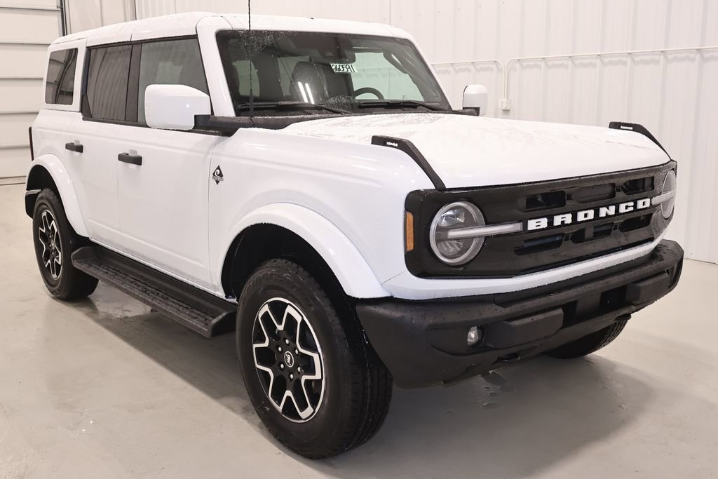 New 2026 Ford Bronco Outer Banks AWD/4WD image 3