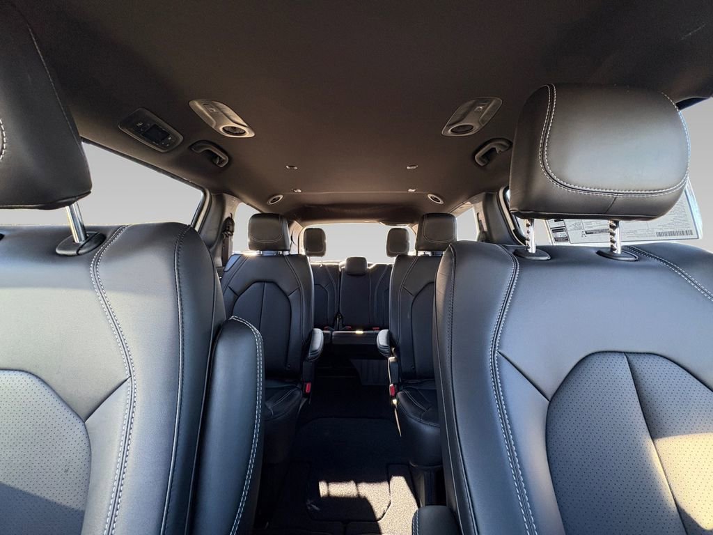 New 2026 Chrysler Pacifica Select image 2