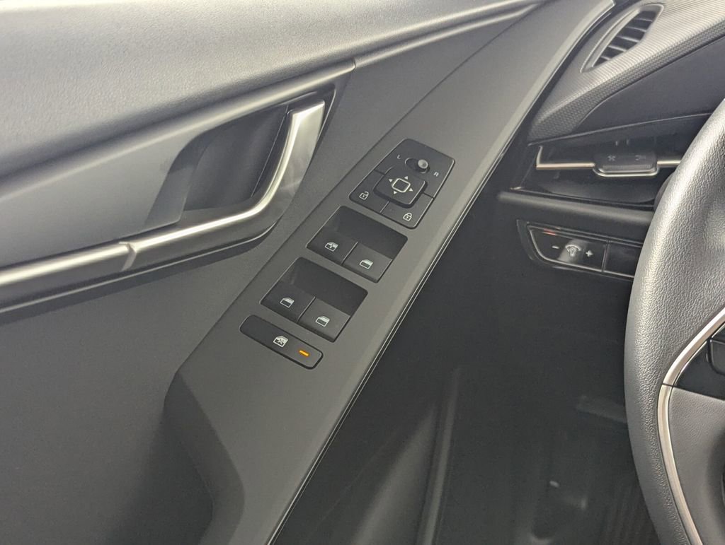 New 2026 Kia Niro LX FWD image 15