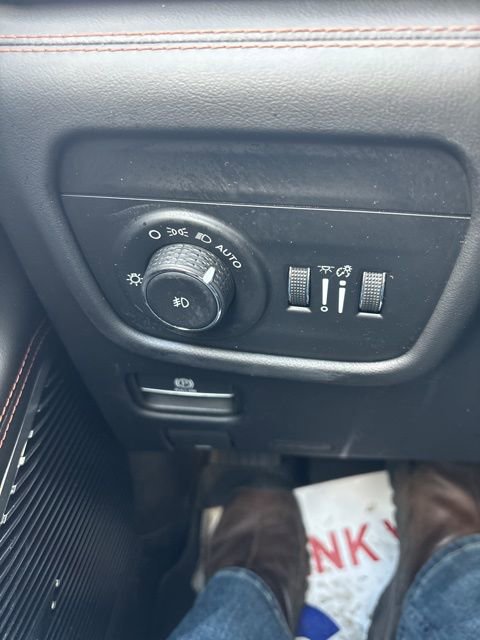 Used 2022 Jeep Grand Cherokee Summit image 23