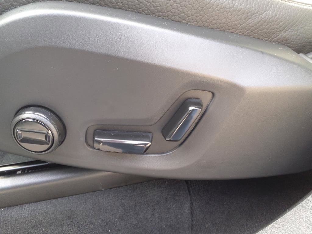 New 2025 Volvo XC90 T8 Plus w/ Protection Package Premier image 17