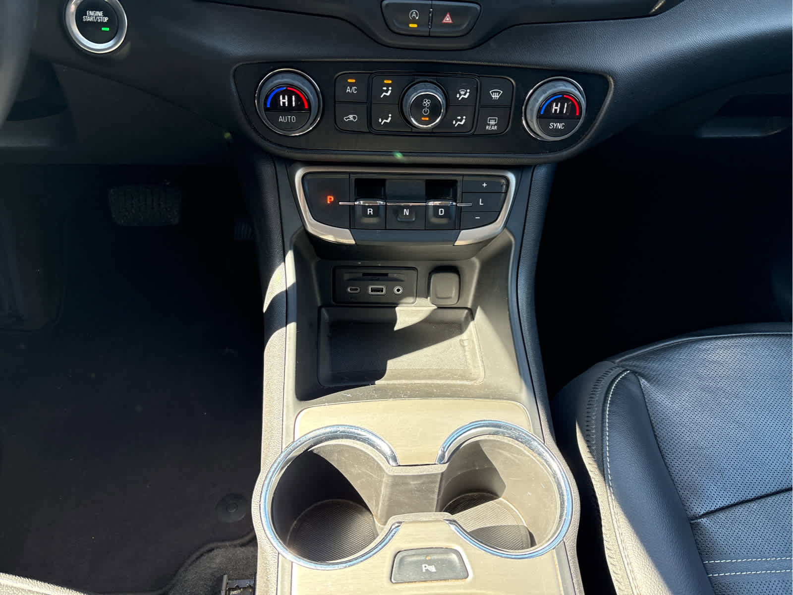 Used 2024 GMC Terrain Denali image 21