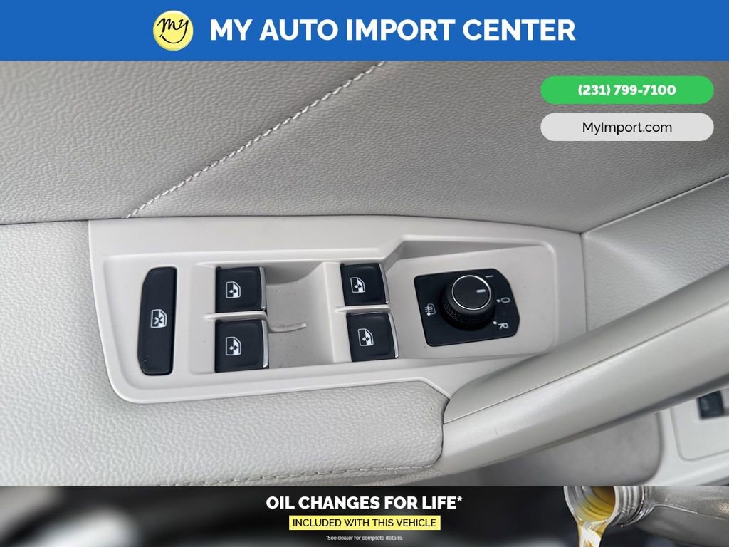 Used 2022 Volkswagen Tiguan SE image 11