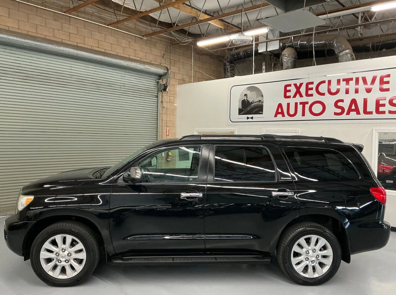 Used 2013 Toyota Sequoia Platinum w/ Preferred Accessory Pkg image 8