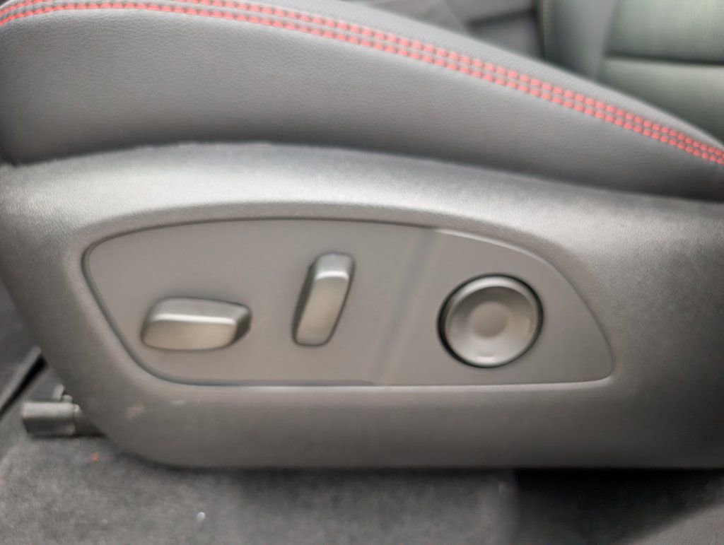 New 2026 Chevrolet Traverse RS image 35