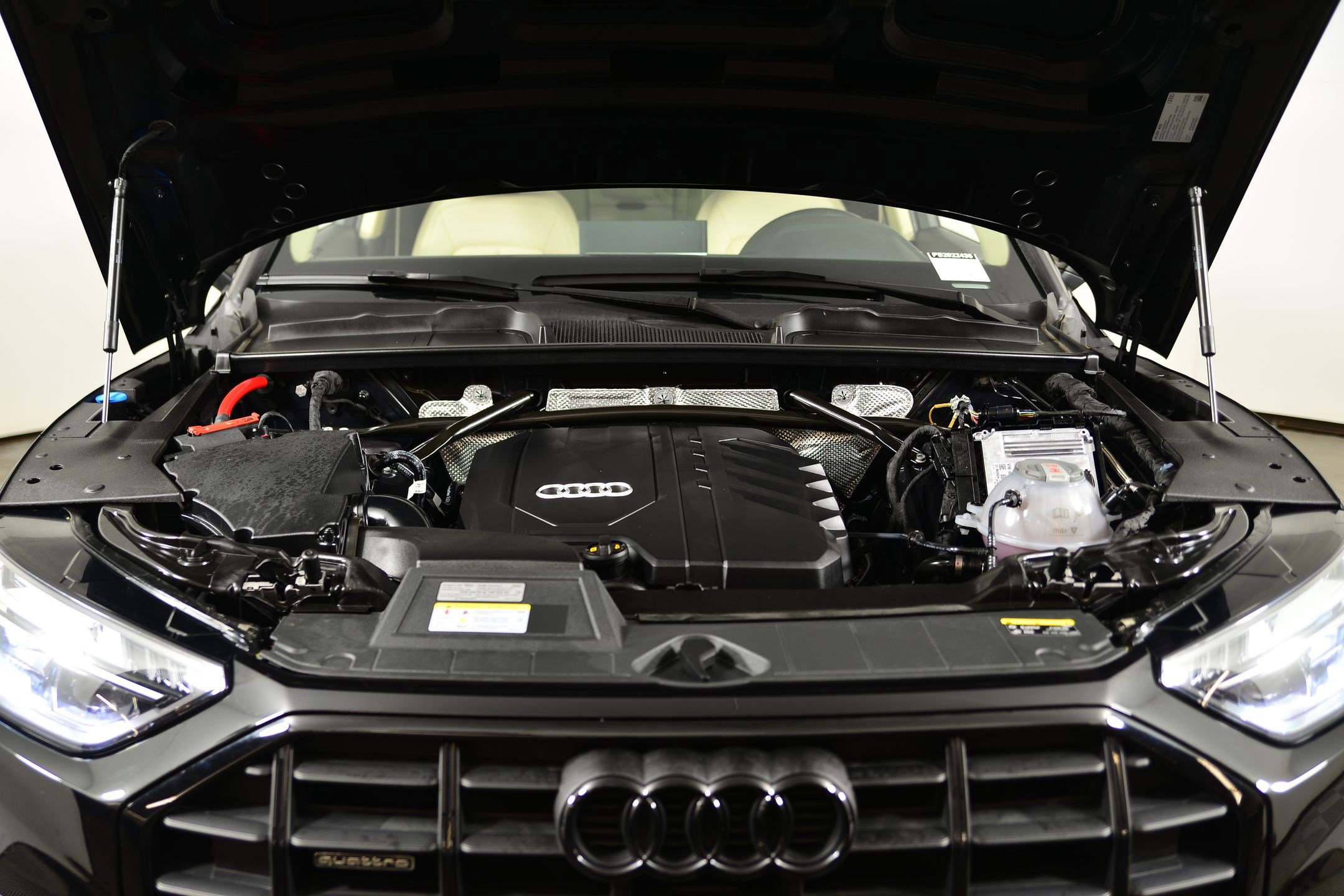 Certified 2025 Audi Q5 2.0T Premium image 17